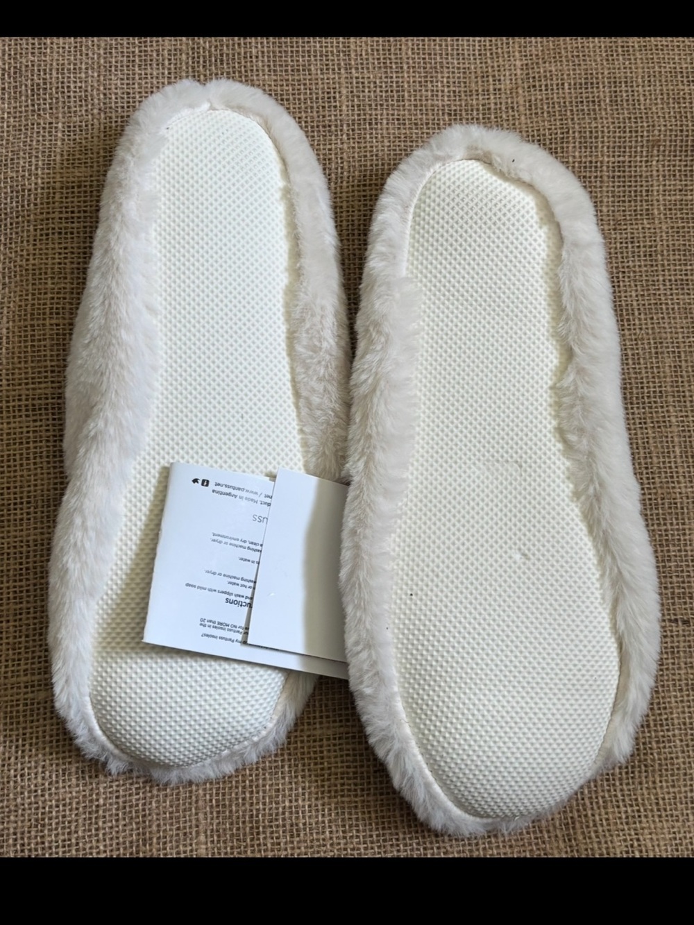 Pantuss Ballerinas Cream Slippers Sz Medium Microwavable Aromatherapy Soft Fuzzy - Picture 2 of 4